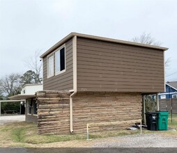 Building Photo - 7515 Bayway Dr