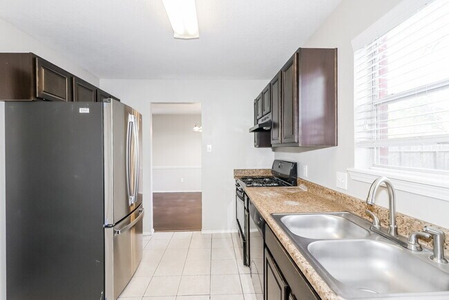 Building Photo - 627 Bold Ruler Dr