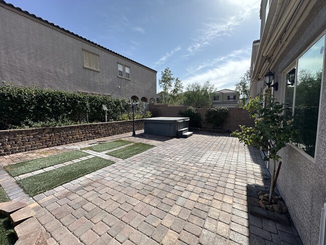 Building Photo - 9417 Sand Tiger Ave