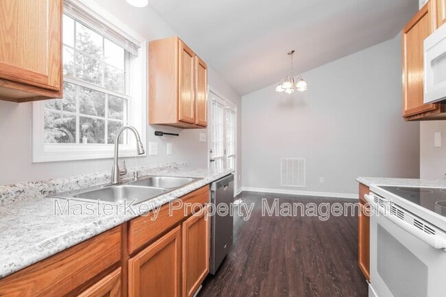 Building Photo - 6025 Presentation St