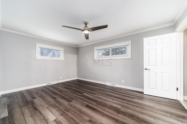 Building Photo - 2850 Pickwick Dr