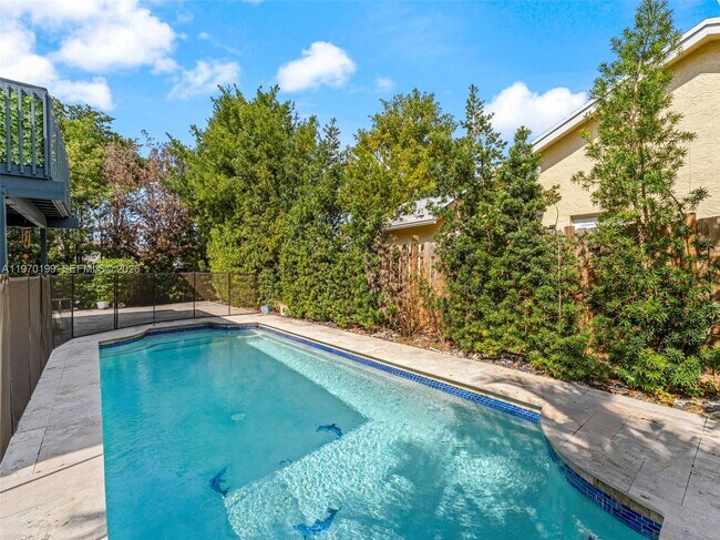 Building Photo - 10281 NW 32nd St