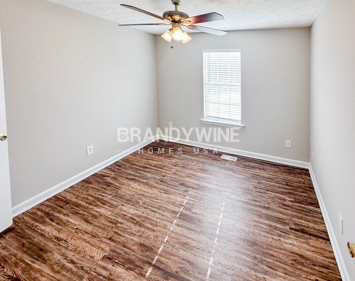 Building Photo - 152 Edward Dr