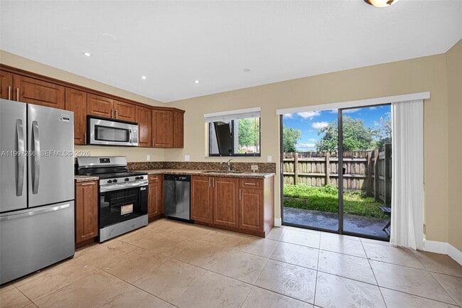 Building Photo - 4930 S University Dr