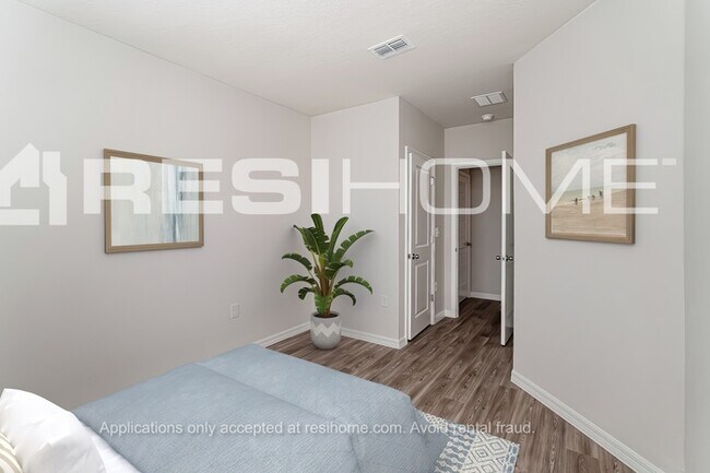 Building Photo - 28346 Wave Crst Pl
