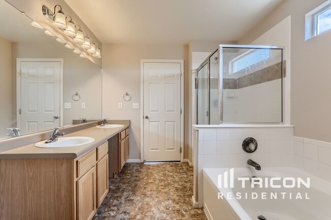 Building Photo - 10191 Altura St