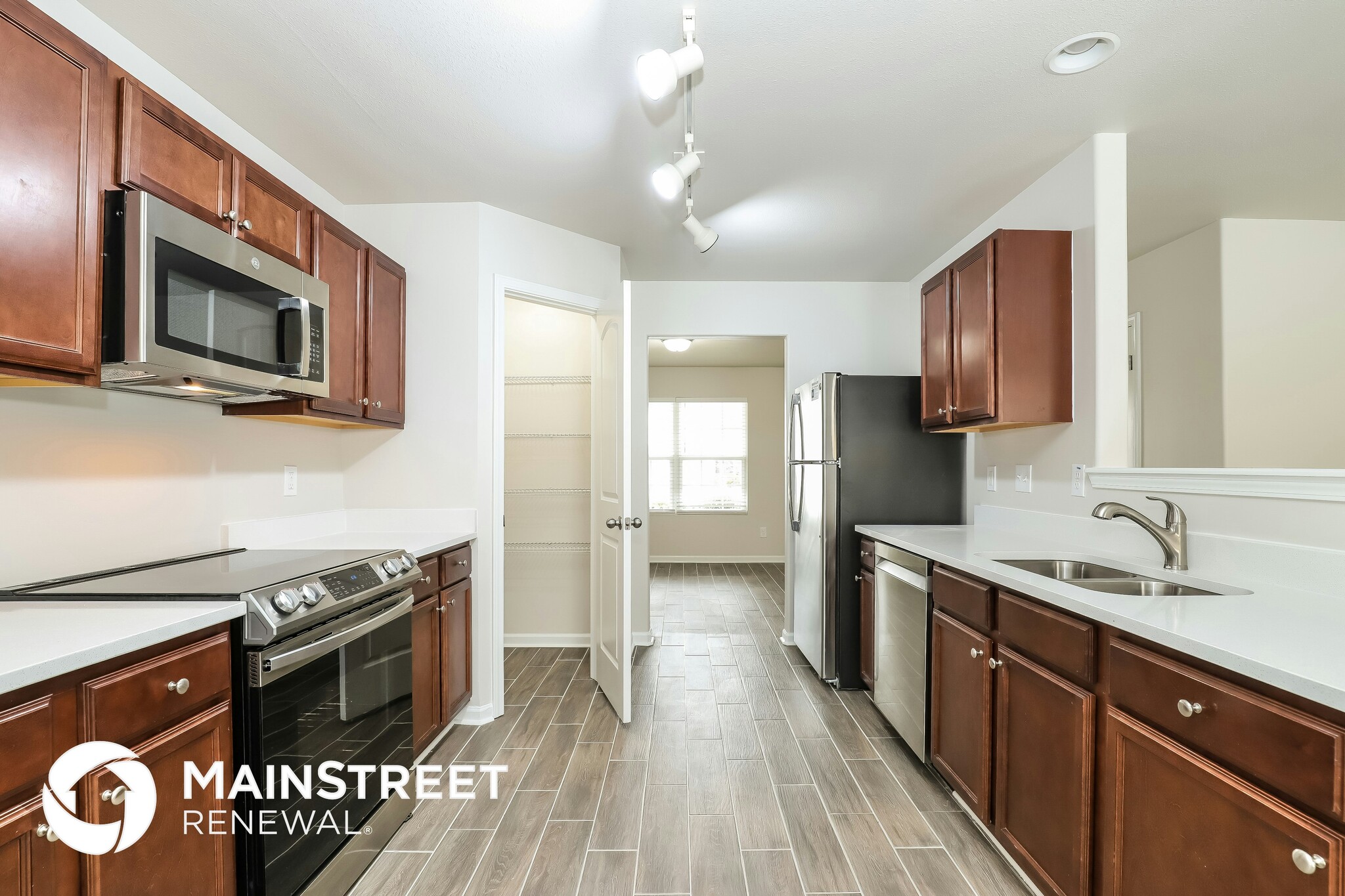 Building Photo - 4111 Vershire Ave