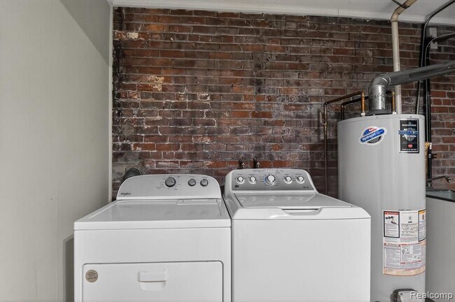 Building Photo - 1104 4th St