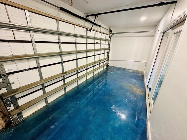 Building Photo - 8160 W 18th Ct