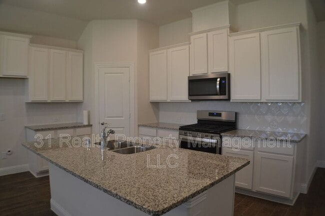 Building Photo - 6105 Cheshire St