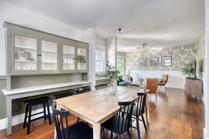 Building Photo - 1032 SE 12th Ave