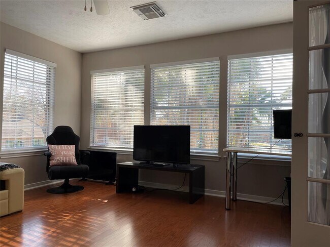 Building Photo - 4103 Pebble Beach Dr