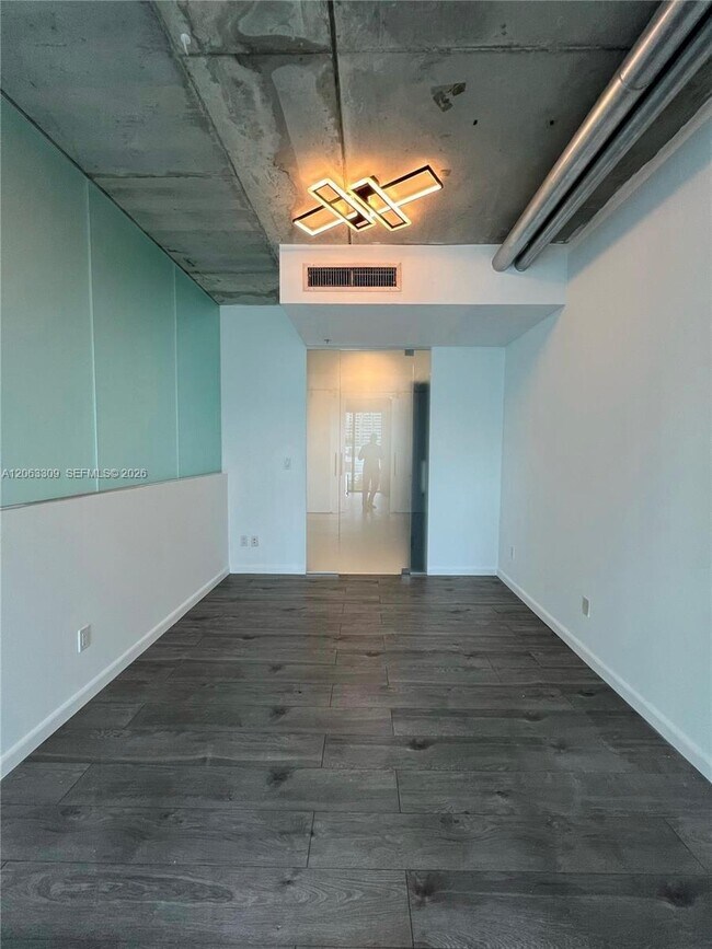 Building Photo - 690 SW 1st Ct