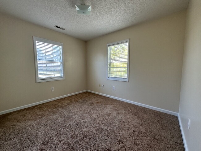 Building Photo - 133 Glenwood Dr