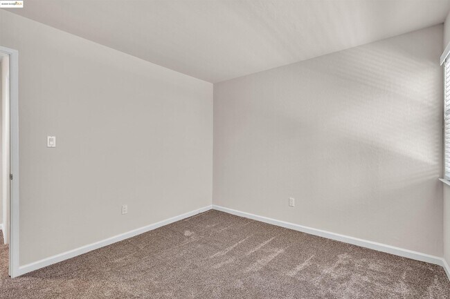Building Photo - 57 Sereno Cir