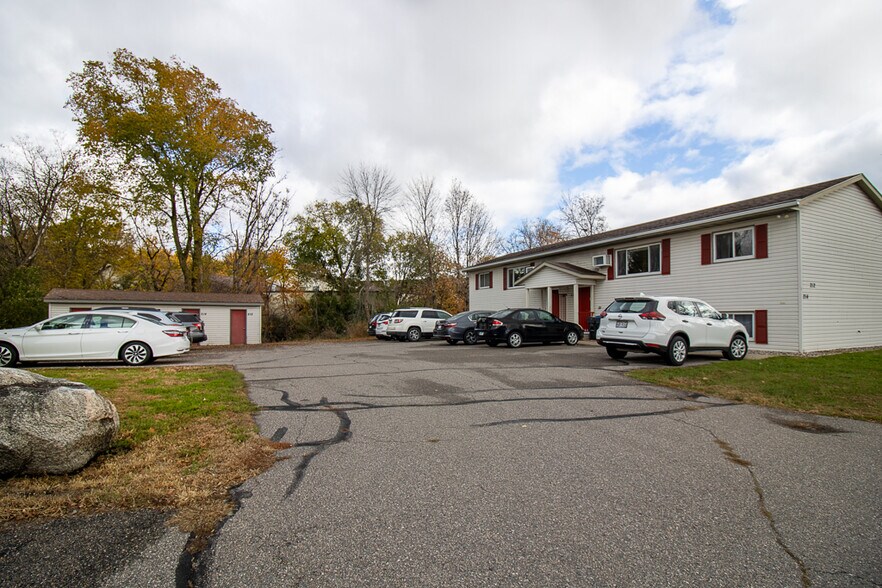 Building Photo - 202 Balcerzak Dr