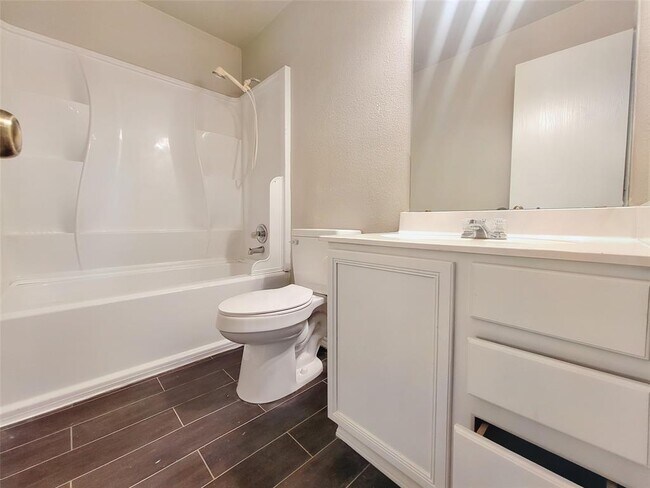 Building Photo - 110 Hays Forest Cove