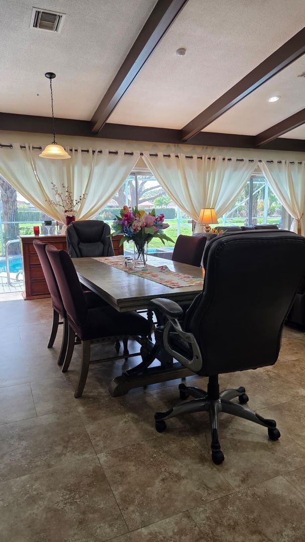 Building Photo - 4705 Holly Dr