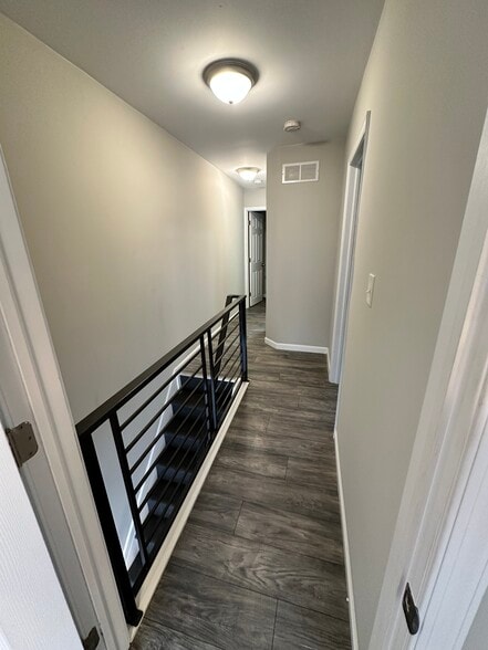 Building Photo - 1920 S Bonsall St