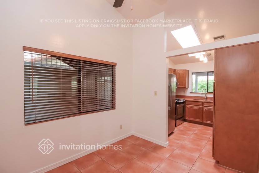 Building Photo - 2234 E Florian Ave