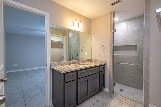 Building Photo - 2203 Durazno Ct