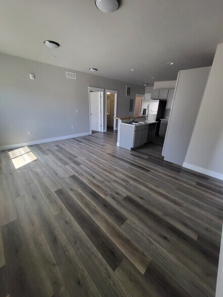 Building Photo - 2760 8th Ave
