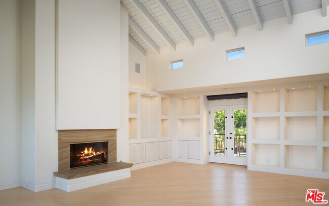 Building Photo - 3235 Rambla Pacifico St
