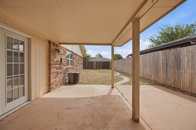 Building Photo - Prime Location | 2-Bed, 2-Bath with Fireplace and Patio