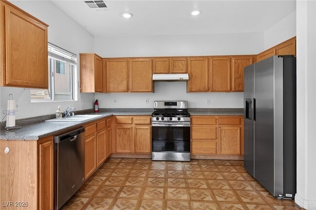 Building Photo - 8038 Kings Ransom St