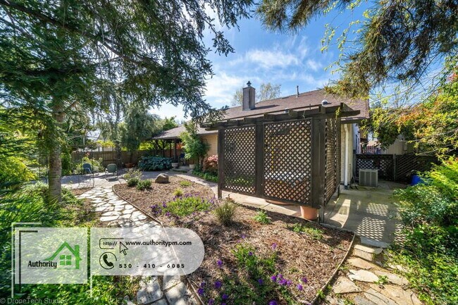 Building Photo - 2832 Howard Dr