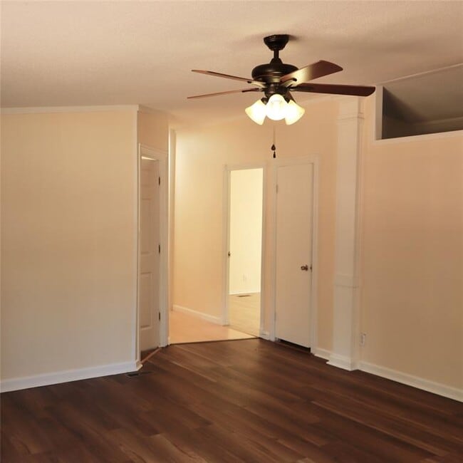 Building Photo - 282 Texas Oak Dr