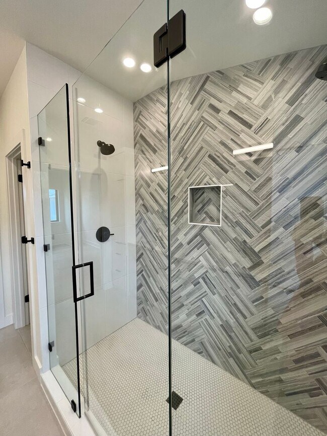 Building Photo - Palo Duro