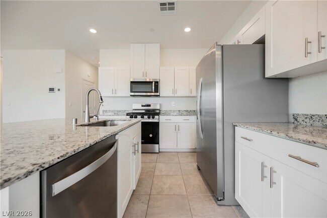 Building Photo - 402 Larksong Ave