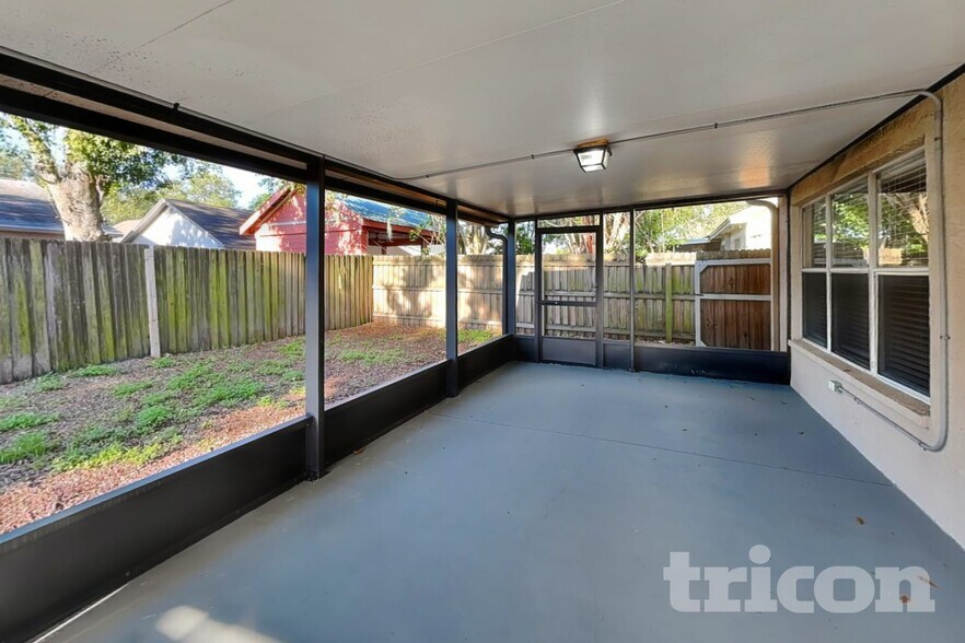Building Photo - 1115 Hardwood Dr