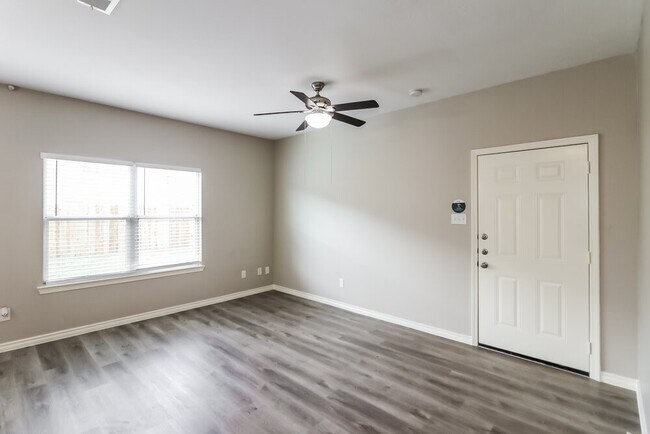 Building Photo - 10110 Berrybriar Ln