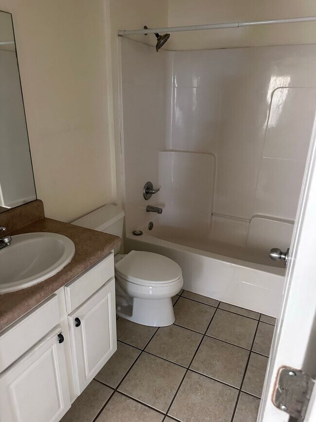 Building Photo - 108 N Gray Ave