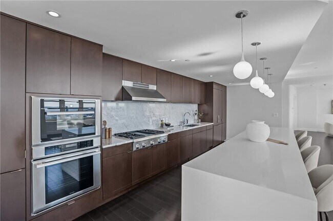 Building Photo - 1 W Exchange St