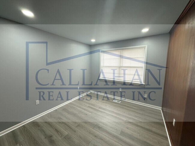 Building Photo - Updated NLR Home