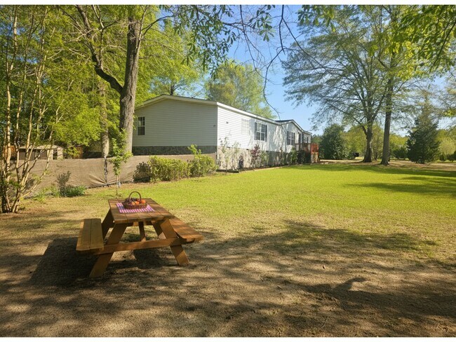 Building Photo - 235 Alview Dr