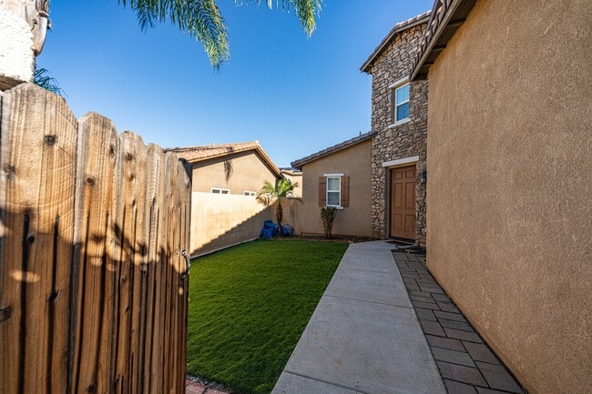 Building Photo - 3713 Steeple Way