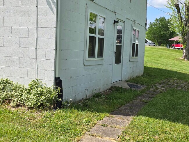 Building Photo - 7914 Hall Ridge Rd