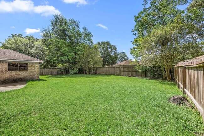 Building Photo - 2211 Turtle Creek Dr