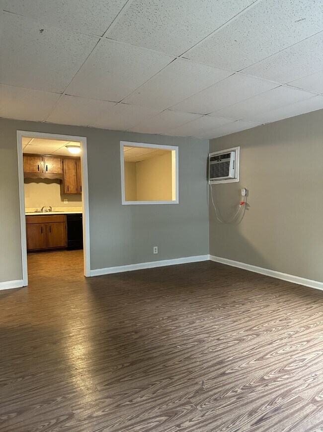 Building Photo - 83 D Lawn Street