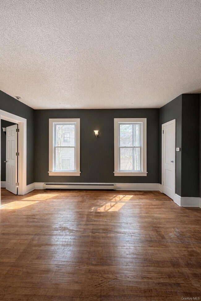 Building Photo - 440 N Main St