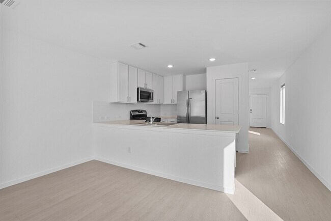 Building Photo - 7316 Green Sapphire