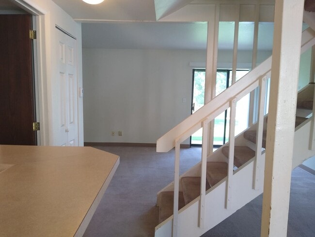 Building Photo - Fort Collins Condo for Rent – Updated and ...