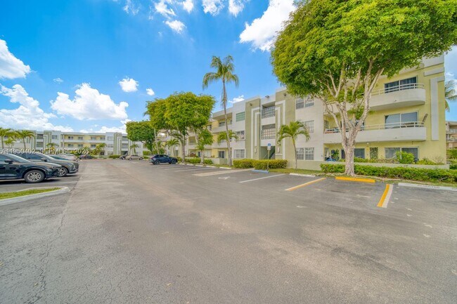 Building Photo - 10795 SW 108th Ave