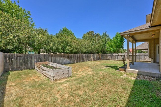Building Photo - 608 Royal Burgess Dr