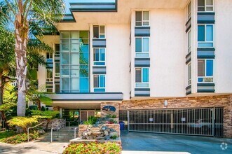 Building Photo - Gorgeous Studio in La Jolla Village!