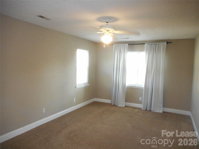 Building Photo - 8431 Leeper Dr